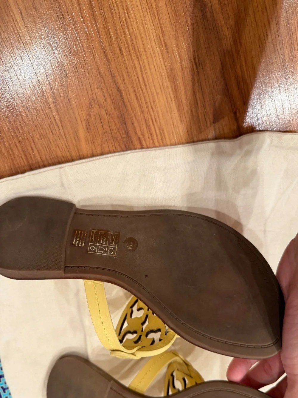 Tory Burch Miller Sandals - size 7 - Banana - pale yellow